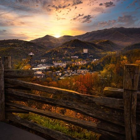 Four Bears Den, Hot Tub, 1089 Of Free Attraction Tickets For Each Paid Day, Dollywood And More Gatlinburg Exterior foto