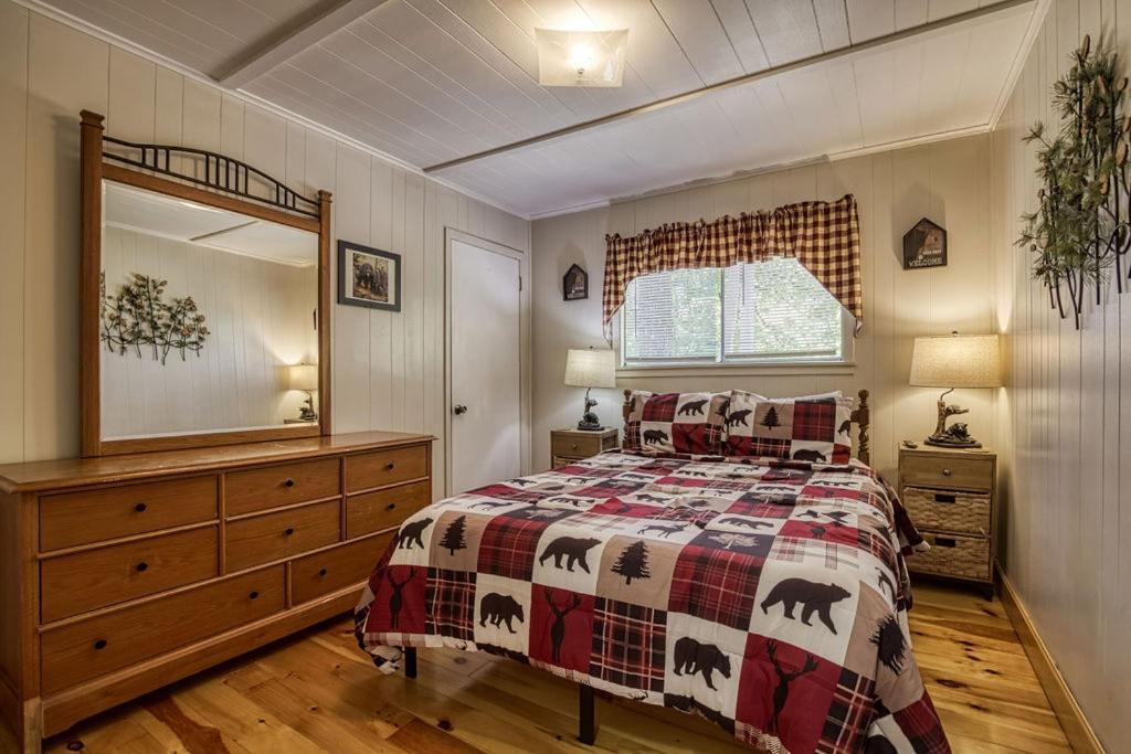 Four Bears Den, Hot Tub, 1089 Of Free Attraction Tickets For Each Paid Day, Dollywood And More Gatlinburg Exterior foto