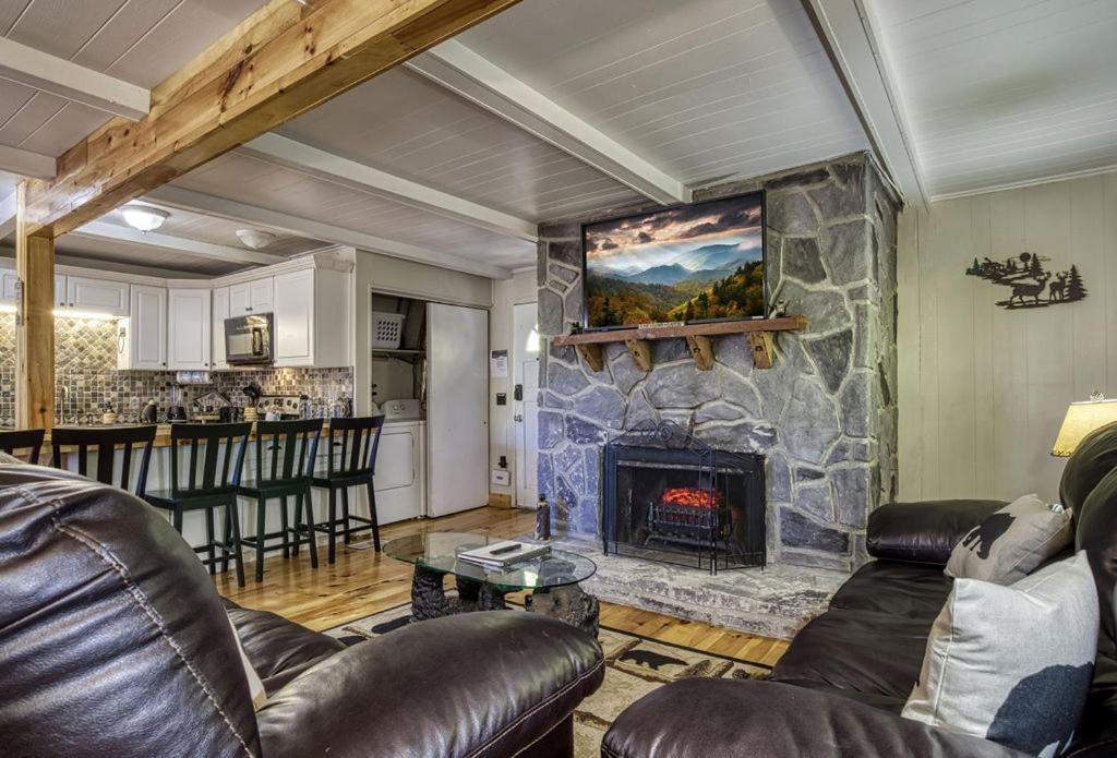 Four Bears Den, Hot Tub, 1089 Of Free Attraction Tickets For Each Paid Day, Dollywood And More Gatlinburg Exterior foto